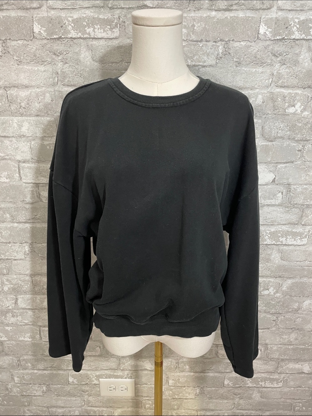 Good American Black Crewneck Sweatshirt